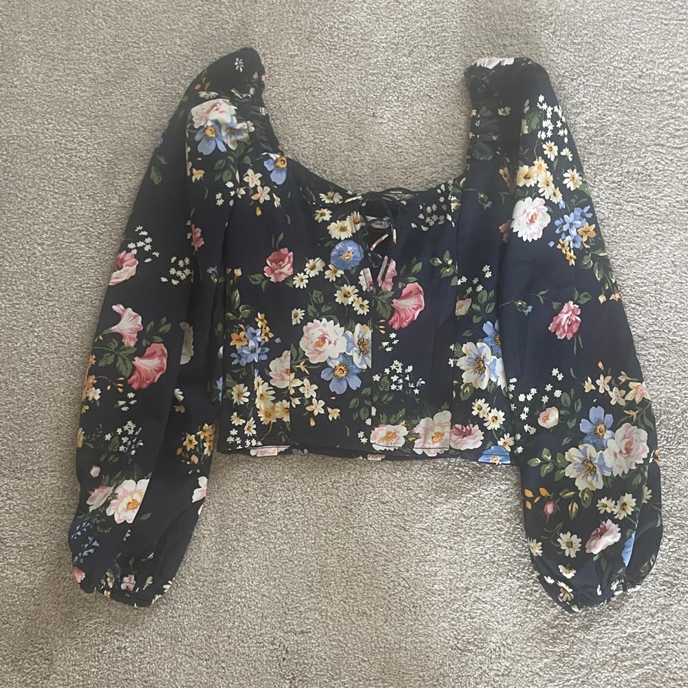 New Abercrombie & Fitch Lace-up Floral Blouse with Smocked Back